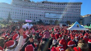 L’infanzia di Frossasco partecipa al Raduno dei Babbi Natale del Regina Margherita